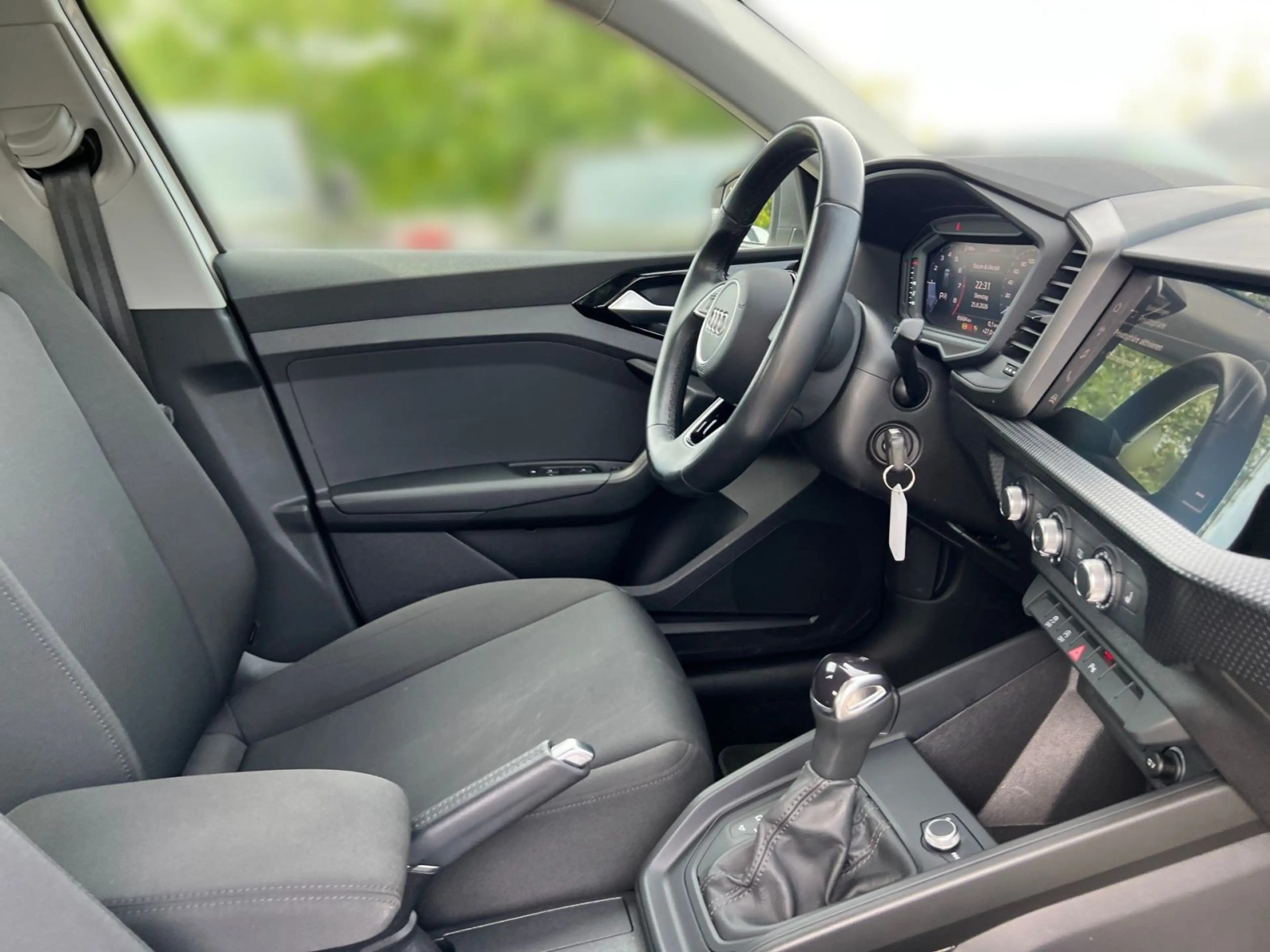 Audi A1 25 TFSI S tronic Bluetooth DAB PDC — photo 13