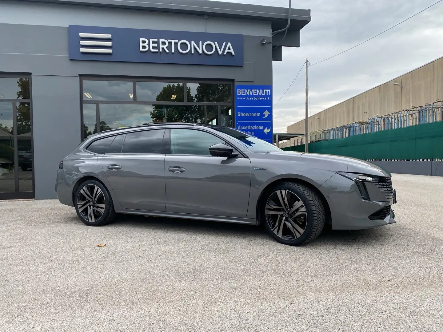 Peugeot 508 508 Plug-in Hybrid 225 e-EAT8 SW GT Grijs - 1