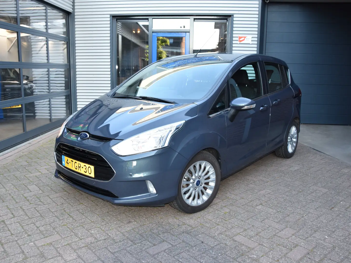Ford B-Max 1.0 EcoB. Titanium Gris - 1