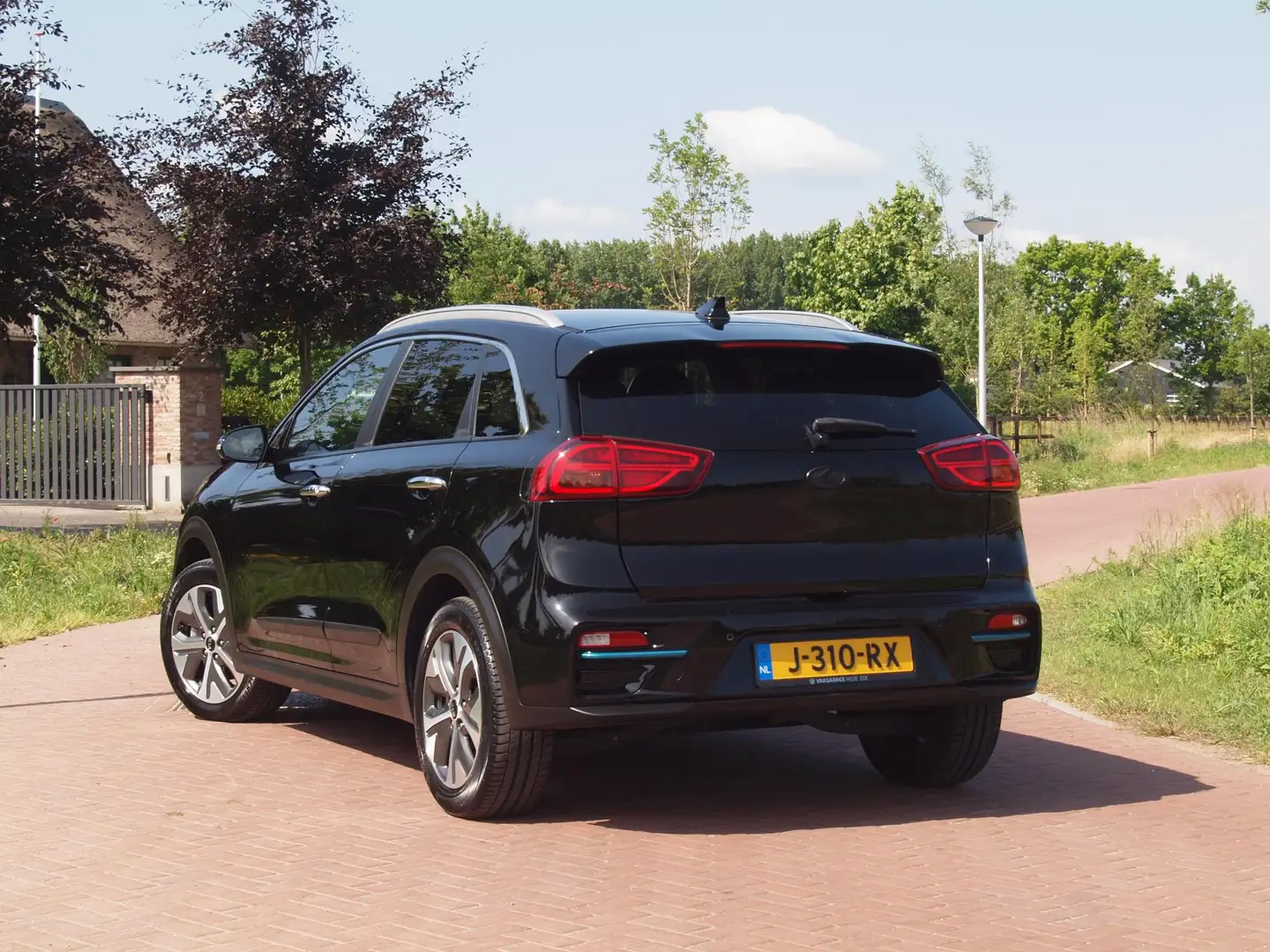 Kia e-Niro ExecutiveLine 64 kWh | Facelift | Camera | Apple C Zwart - 2