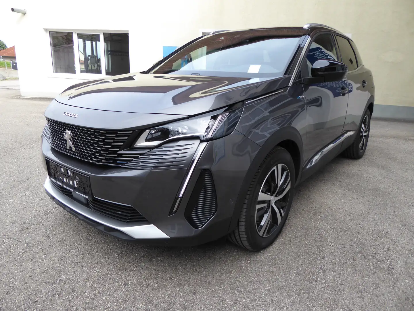 Peugeot 3008 Hybrid 225 e-EAT8 GT Aut. Grigio - 1