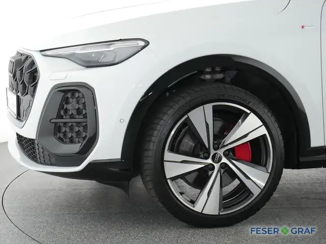 Audi Q5 view 15
