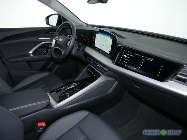Audi Q5 view 5