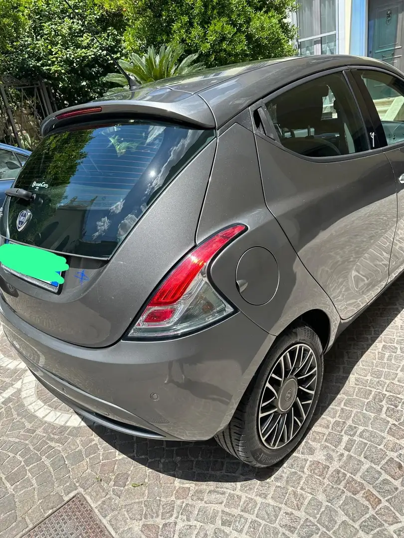 Lancia Ypsilon Ypsilon III 2016 1.2  - 69cv Gris - 2