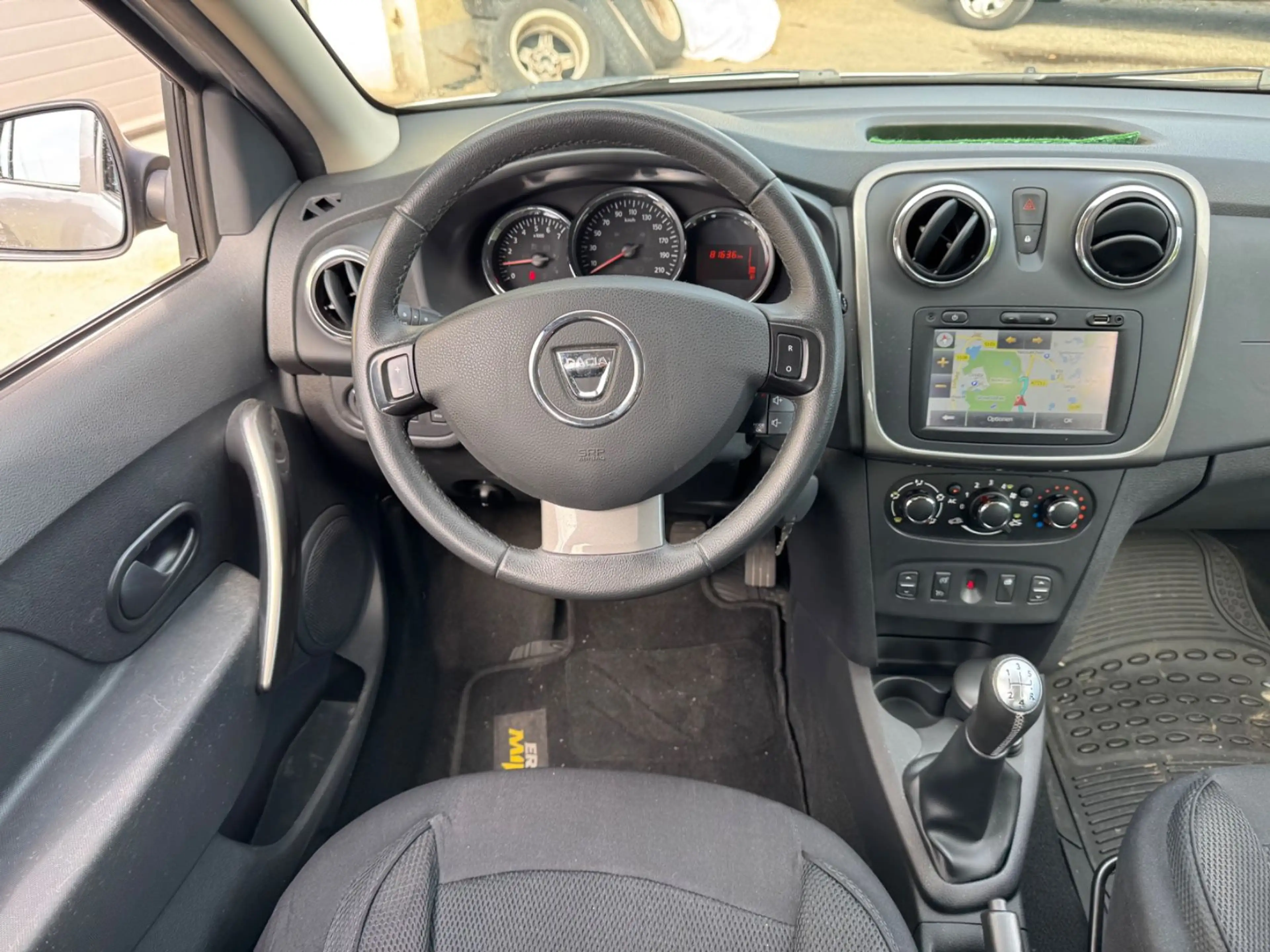 Dacia Logan MCV II Kombi Prestige — photo 7