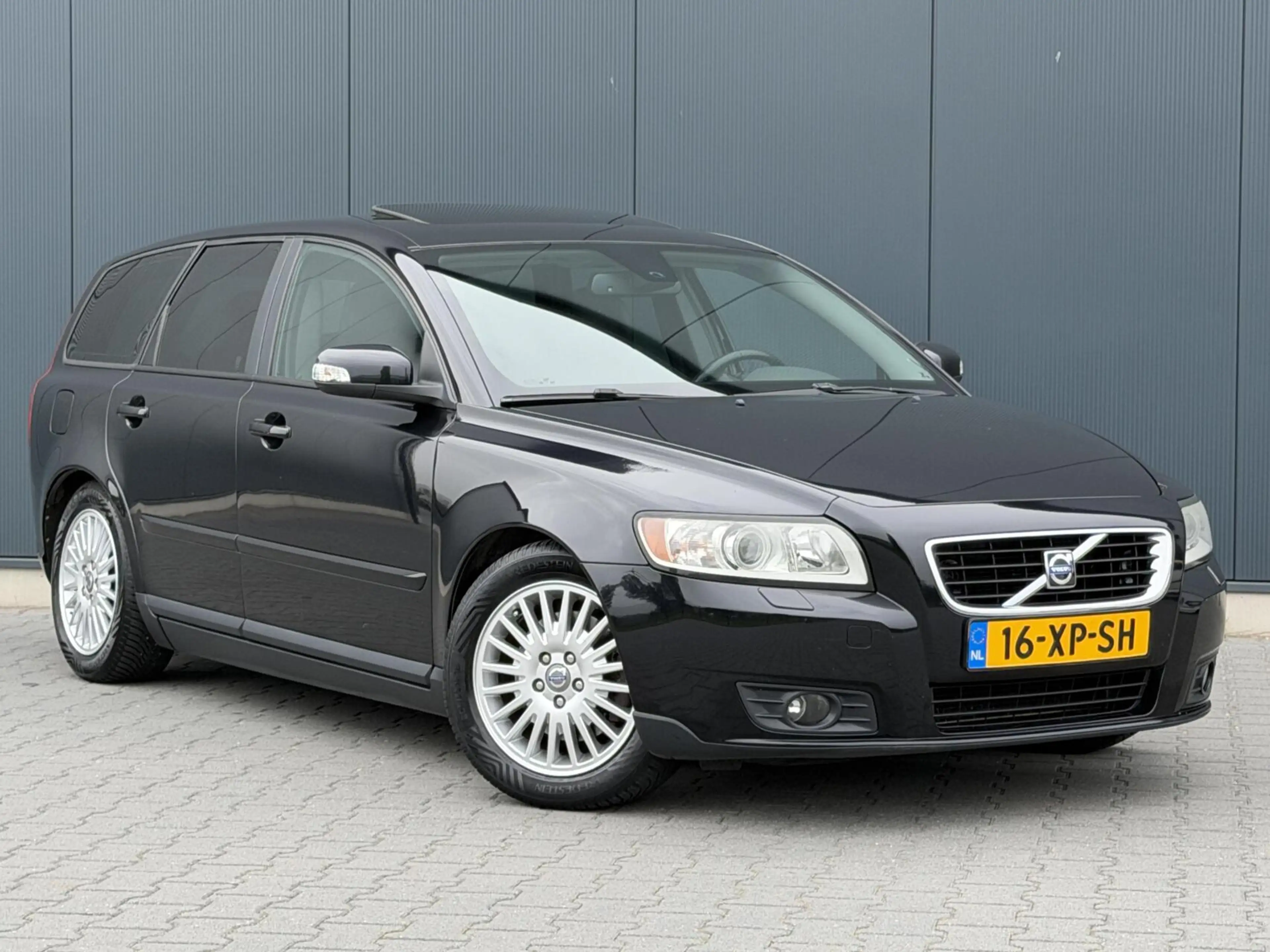 Volvo V50 2.4I Edition II Schuifdak - Leder - Facelift - Tre — photo 2