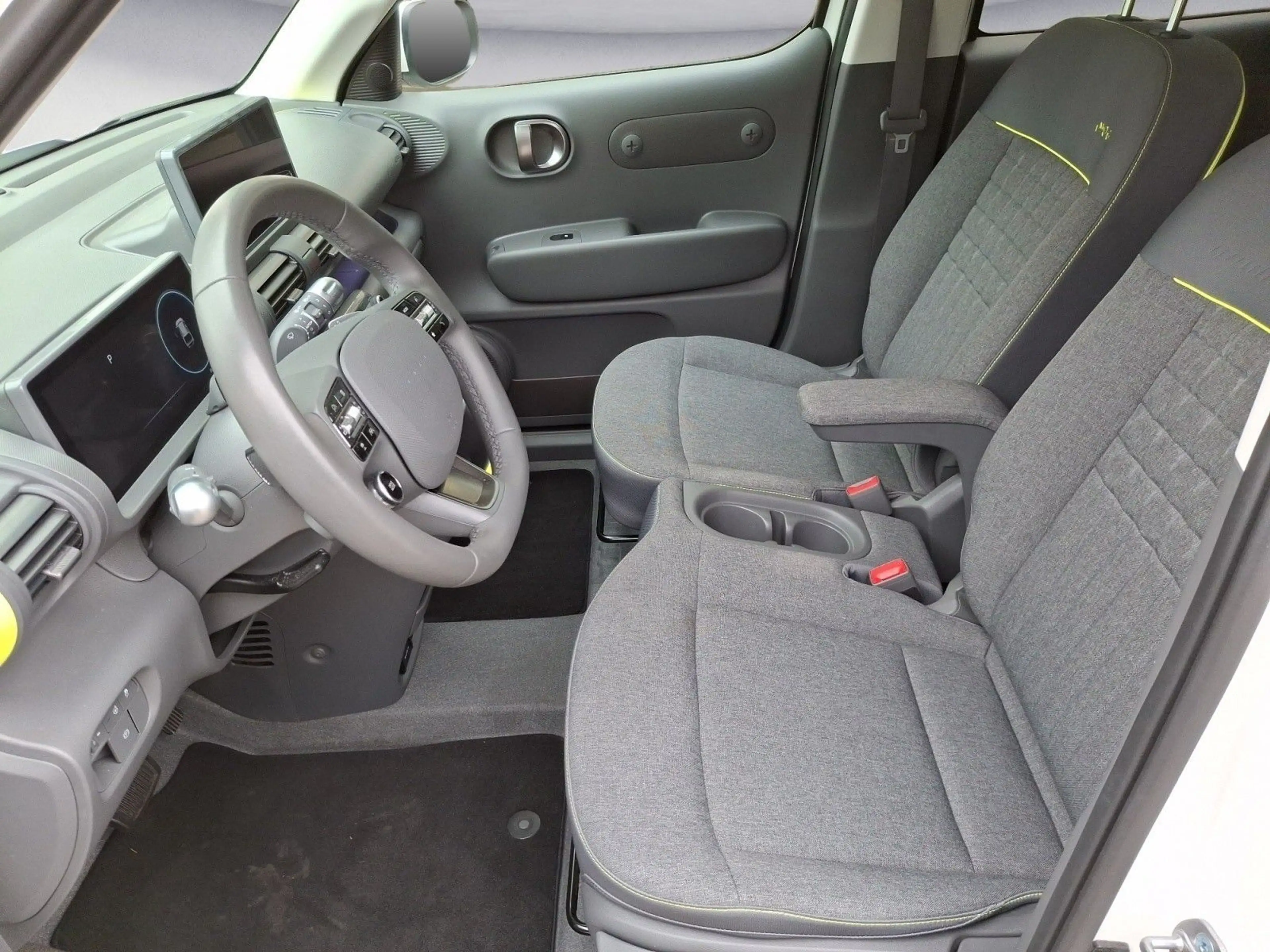 Hyundai Inster Inster h INSTER Cross Tempom.aktiv Bluetooth PDC — photo 11
