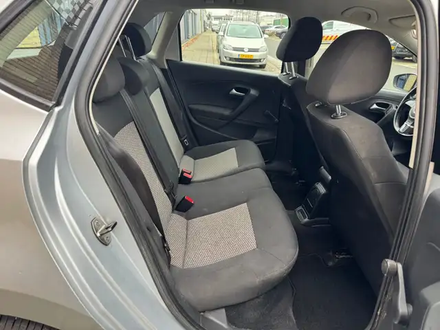 Volkswagen Polo view 12