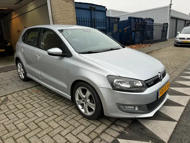 Volkswagen Polo view 5