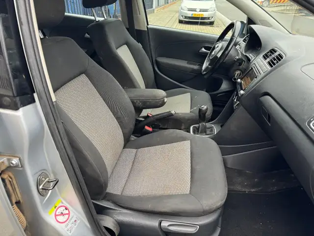 Volkswagen Polo view 10