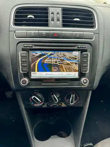 Volkswagen Polo view 3