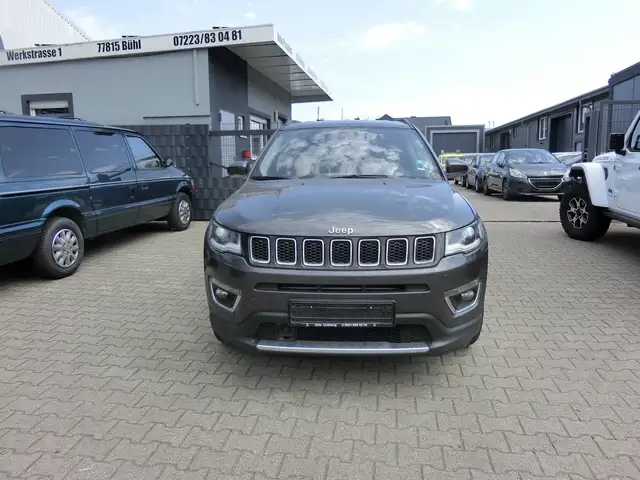 Jeep Compass Limited FWD