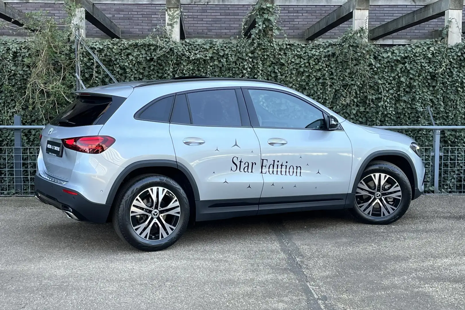 Mercedes-Benz GLA 180 GLA Automaat Star Edition Limited Luxury Line | Ni Zilver - 2