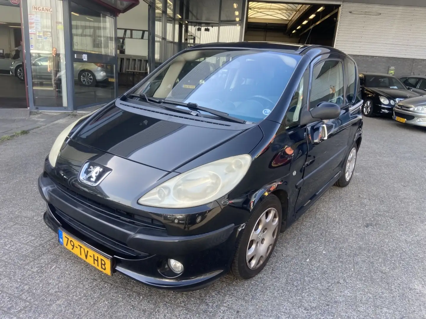 Peugeot 1007 1.4-16V Sesam Gentry Negru - 2