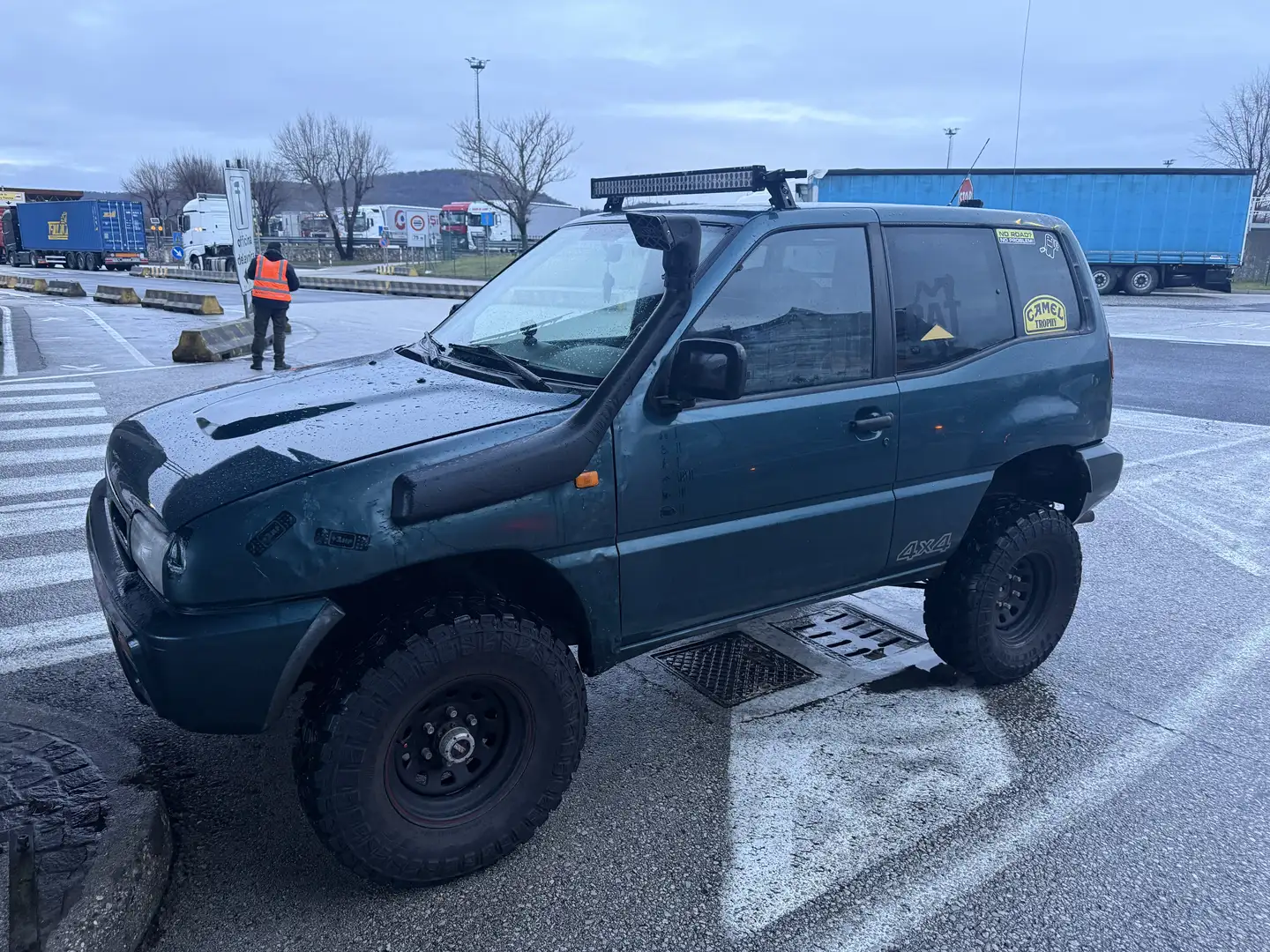 Nissan Terrano 3p 2.7 td SLX commercial - 1