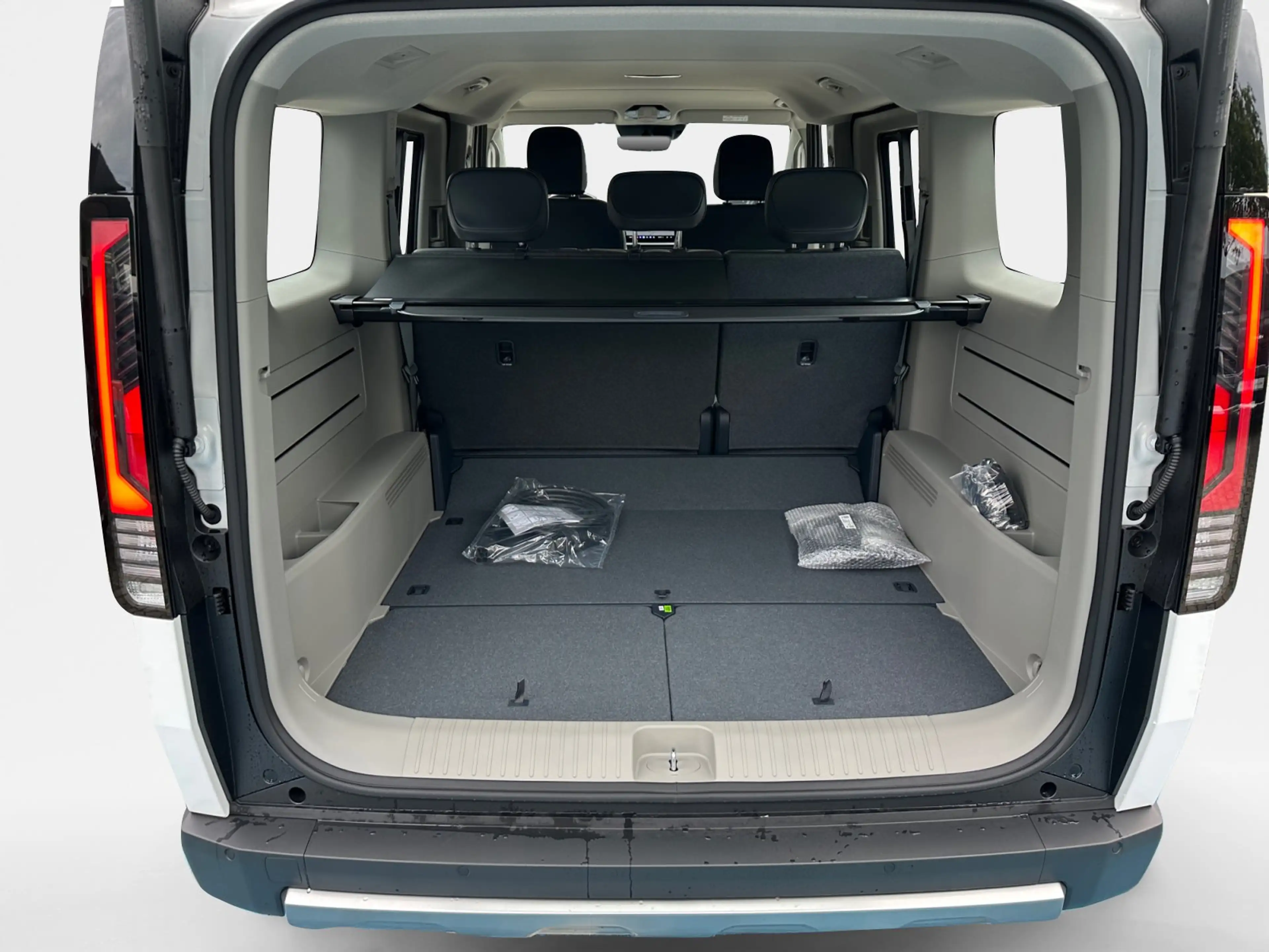 Kia PV5 Passenger 71,2 kWh Elite Sofort Verfügbar — photo 11