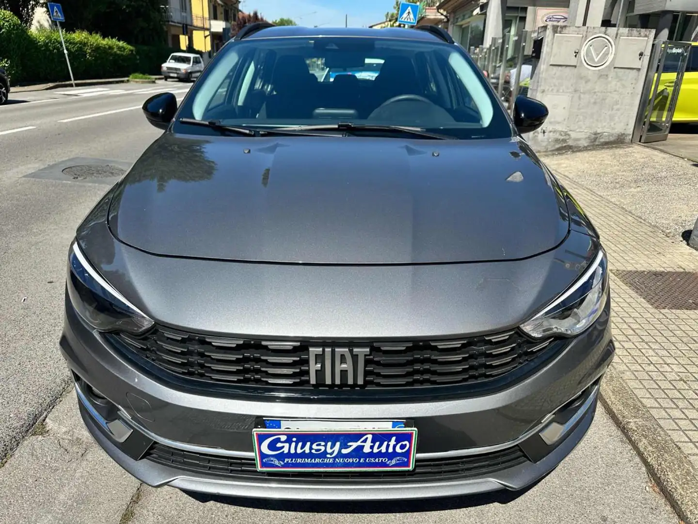 Fiat Tipo 1.6 Mjt S&S SW City Life Grau - 2