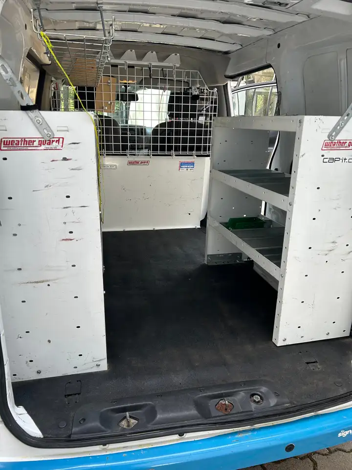 Nissan NV200 снимка Nissan NV200