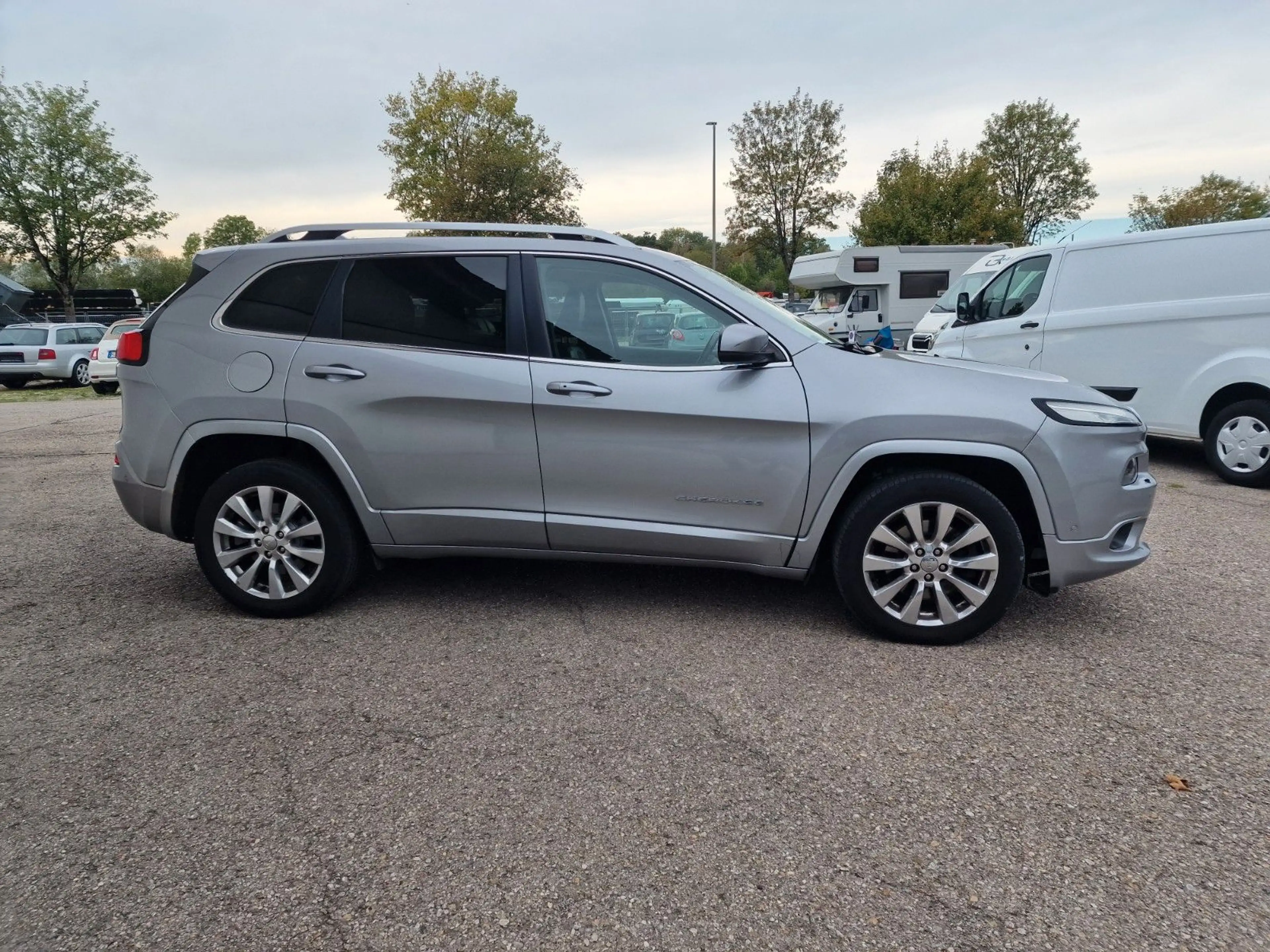 Jeep Cherokee 2.2 MultiJet 147 kW 4x4 Overland Autom. — photo 3