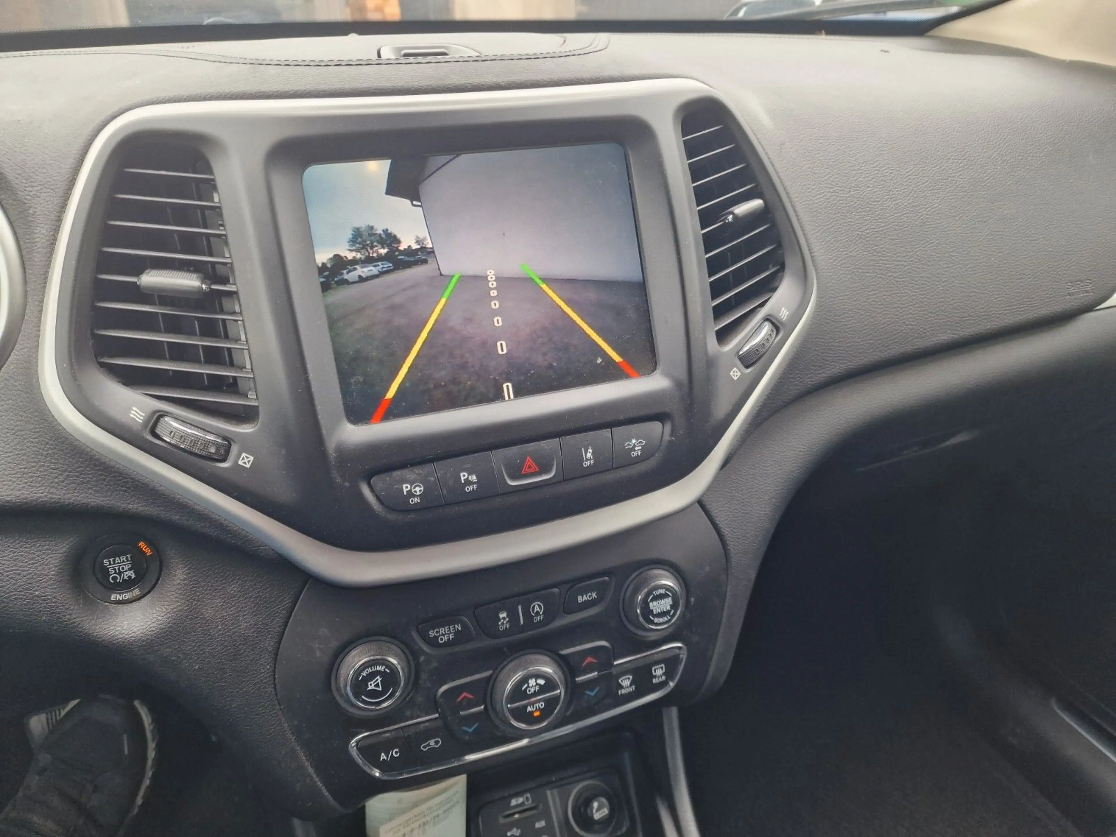 Jeep Cherokee 2.2 MultiJet 147 kW 4x4 Overland Autom. — photo 8