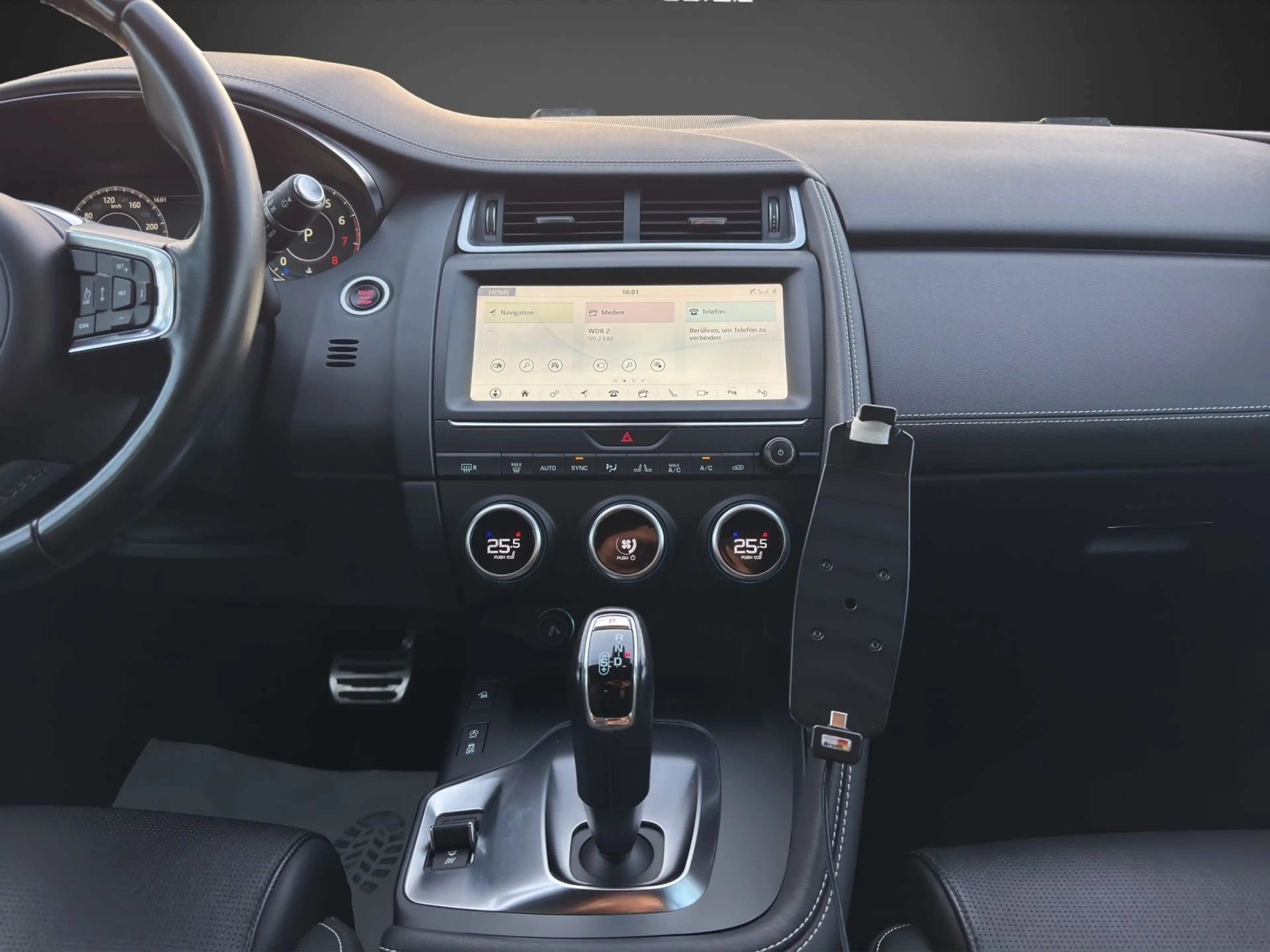 Jaguar E-Pace E-PACE R-Dynamic HSE AWD*Automatik*Navi — photo 14