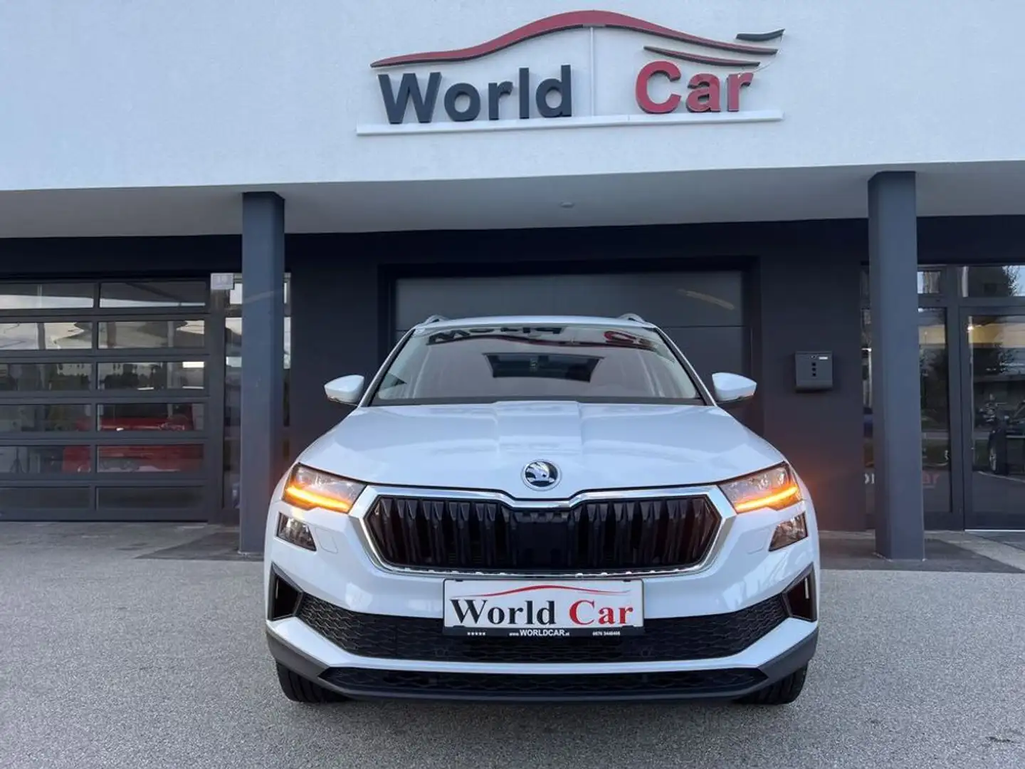 Skoda Karoq Style 2,0 TDI DSG LED-AHK-VIRTUAL-FACELIFT Blanc - 2