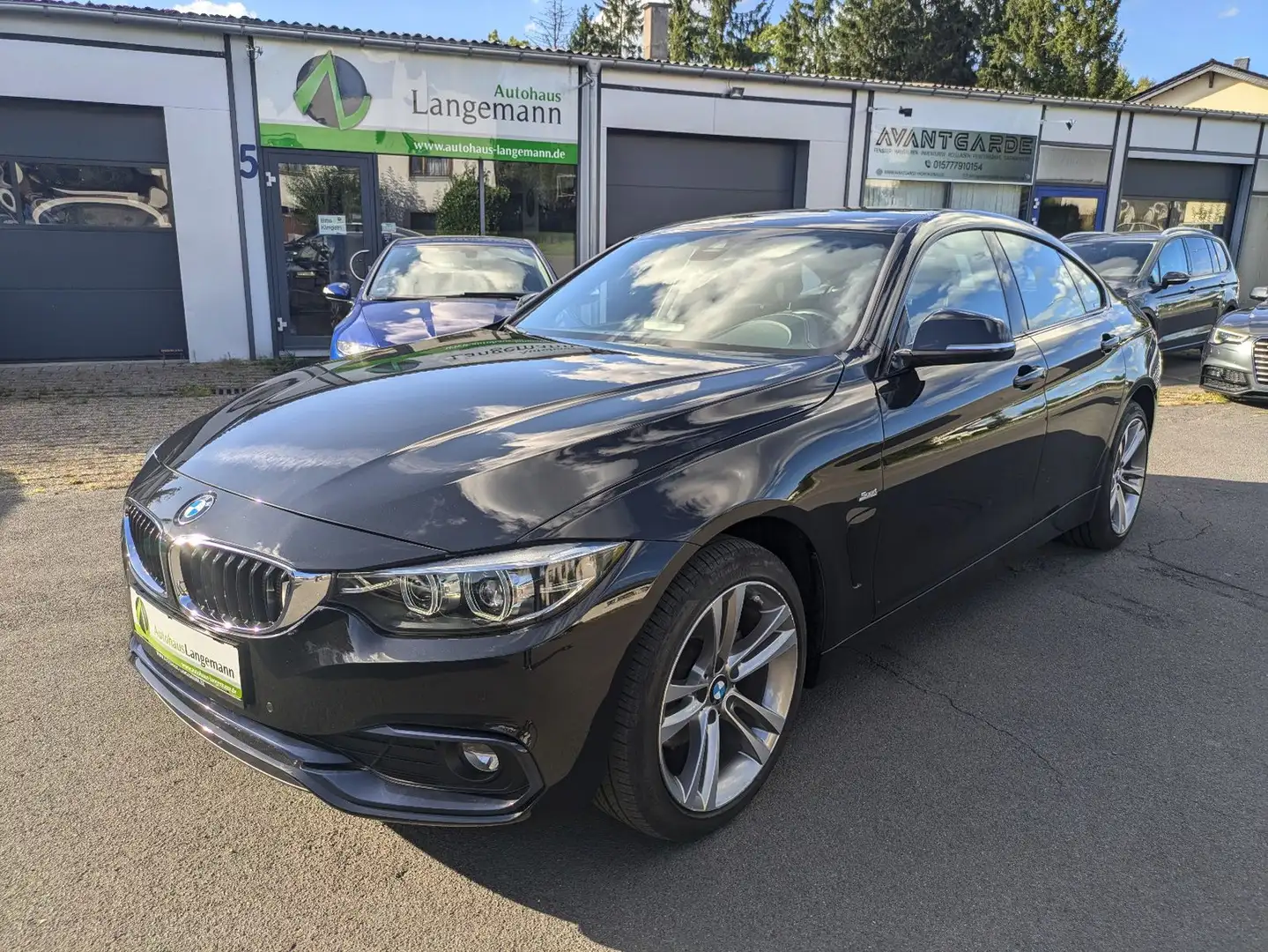 BMW 420 Sport Line 1.Hand Standhz Schwarz - 1