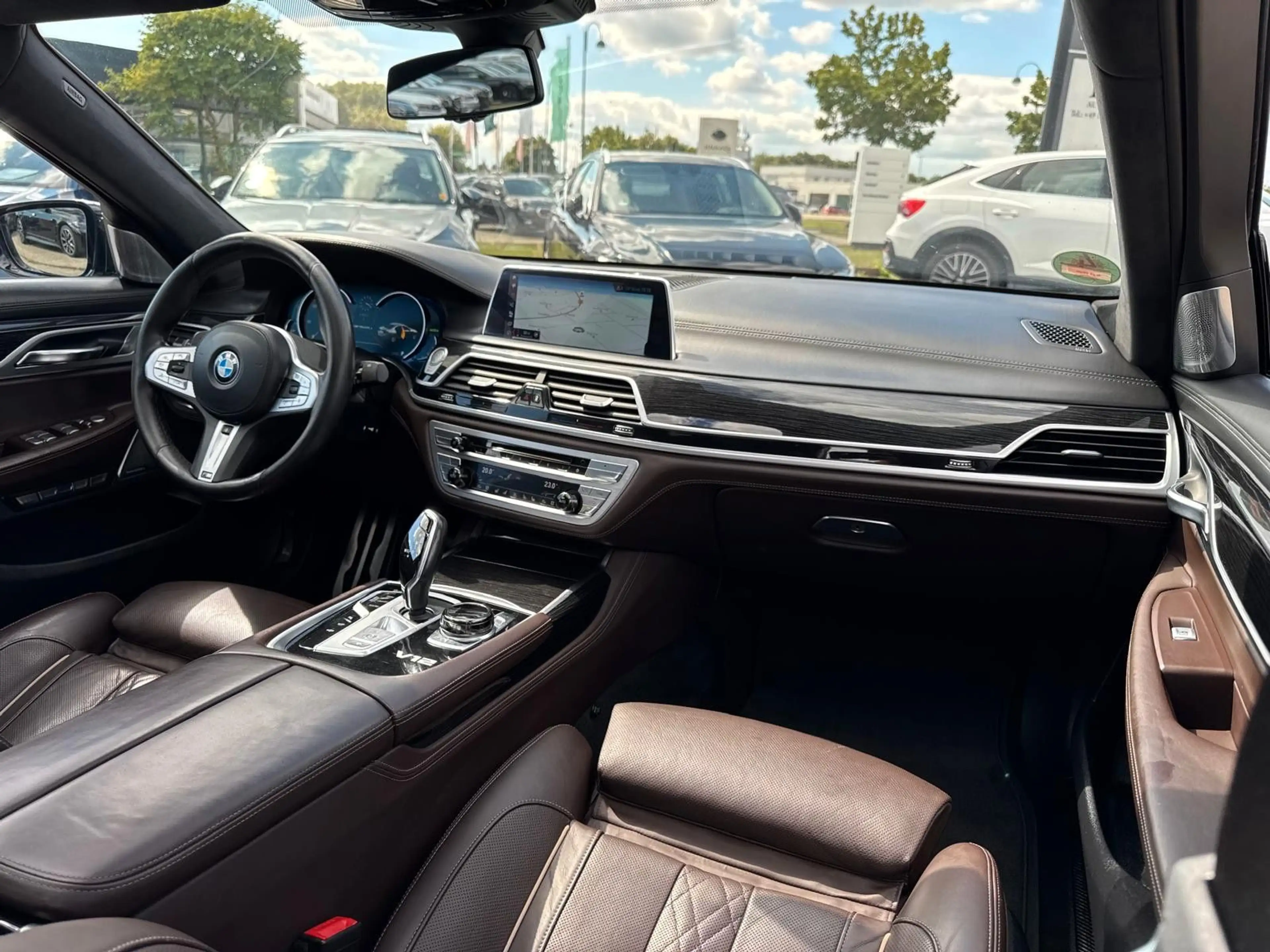 BMW 760 L i xDrive*PANO*HEAD-UP*360°K*KEYLESS*MASSA — photo 12