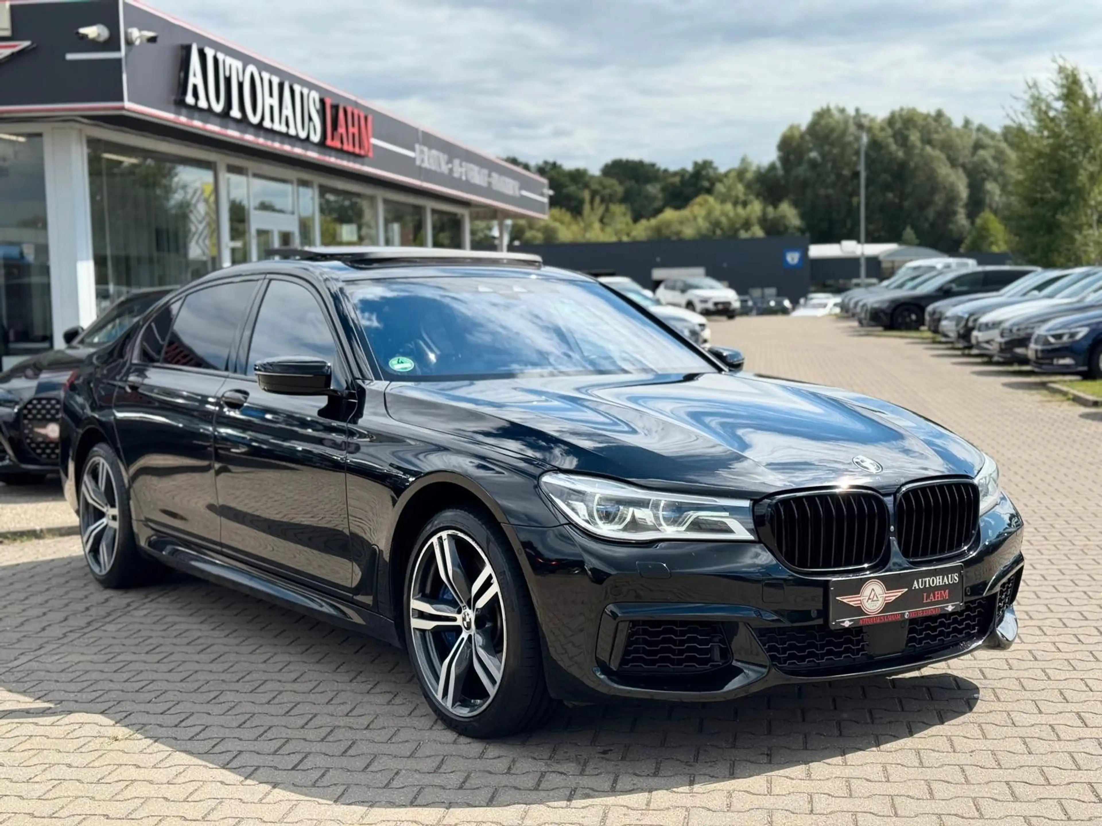 BMW 760 L i xDrive*PANO*HEAD-UP*360°K*KEYLESS*MASSA — photo 3
