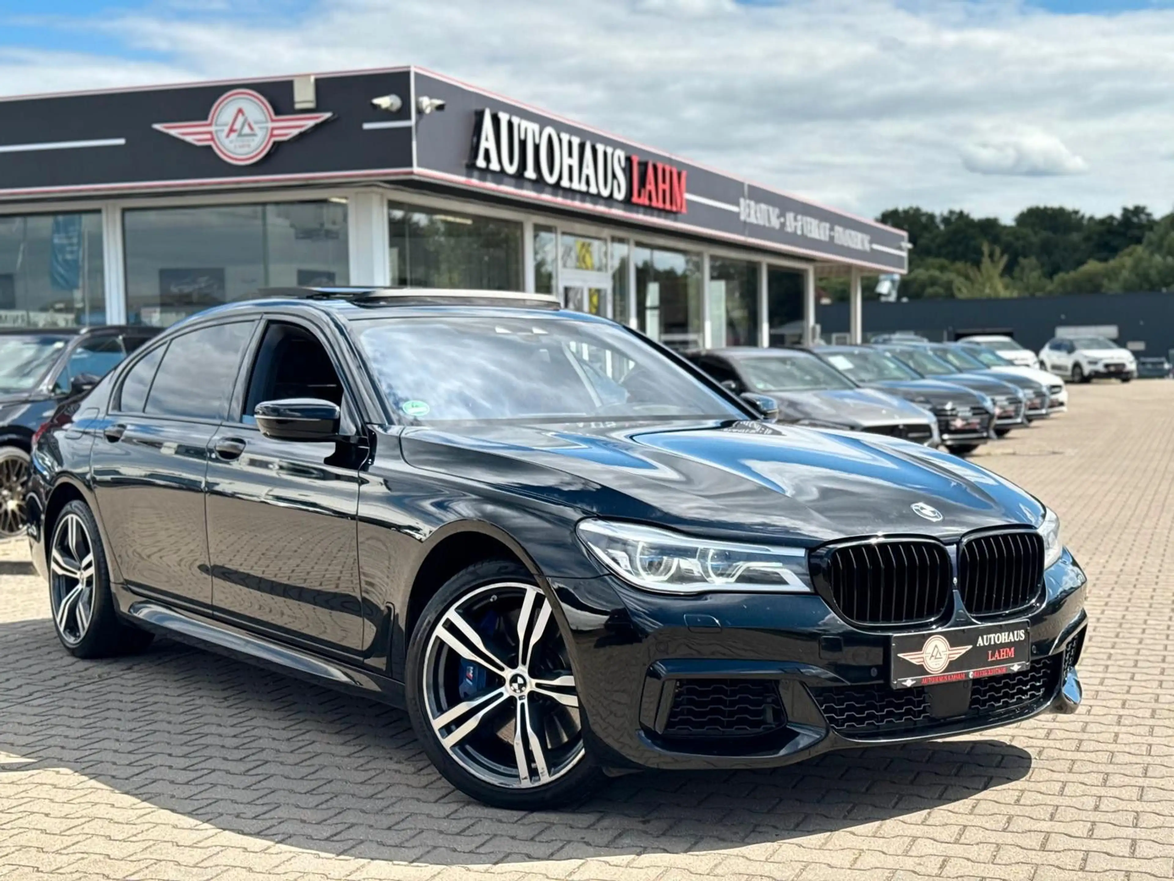 BMW 760 L i xDrive*PANO*HEAD-UP*360°K*KEYLESS*MASSA