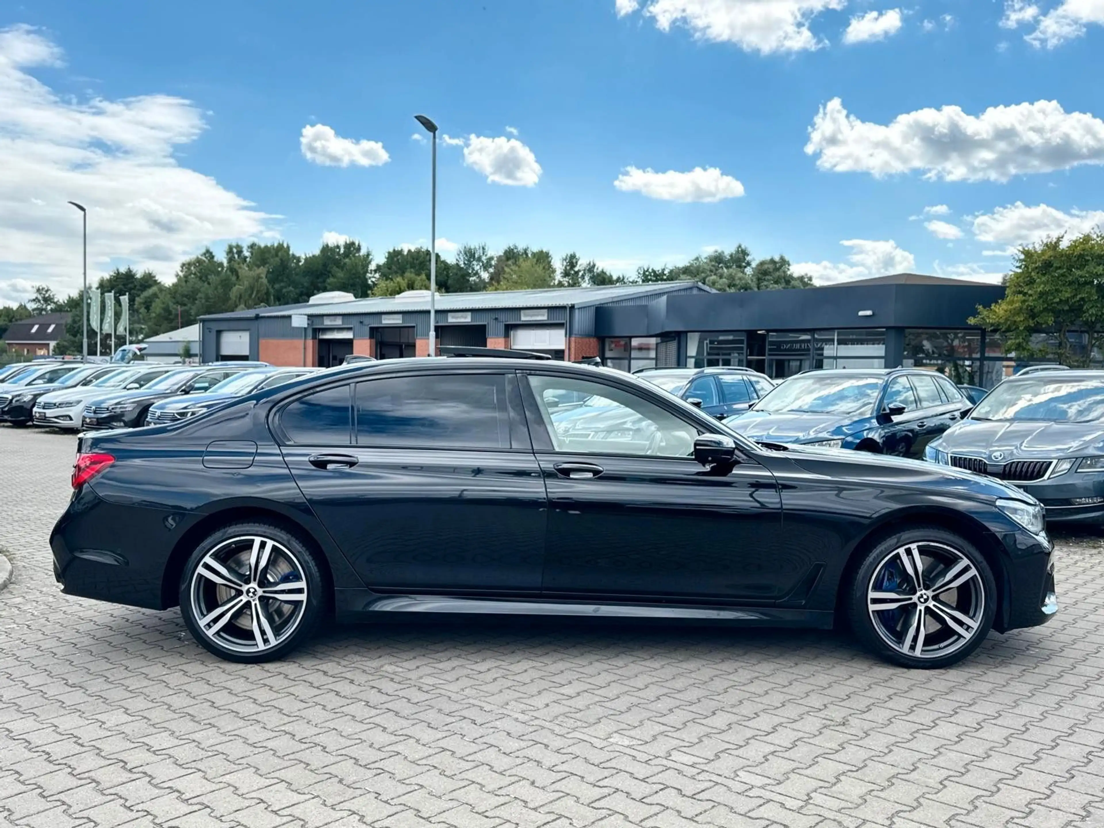 BMW 760 L i xDrive*PANO*HEAD-UP*360°K*KEYLESS*MASSA — photo 8