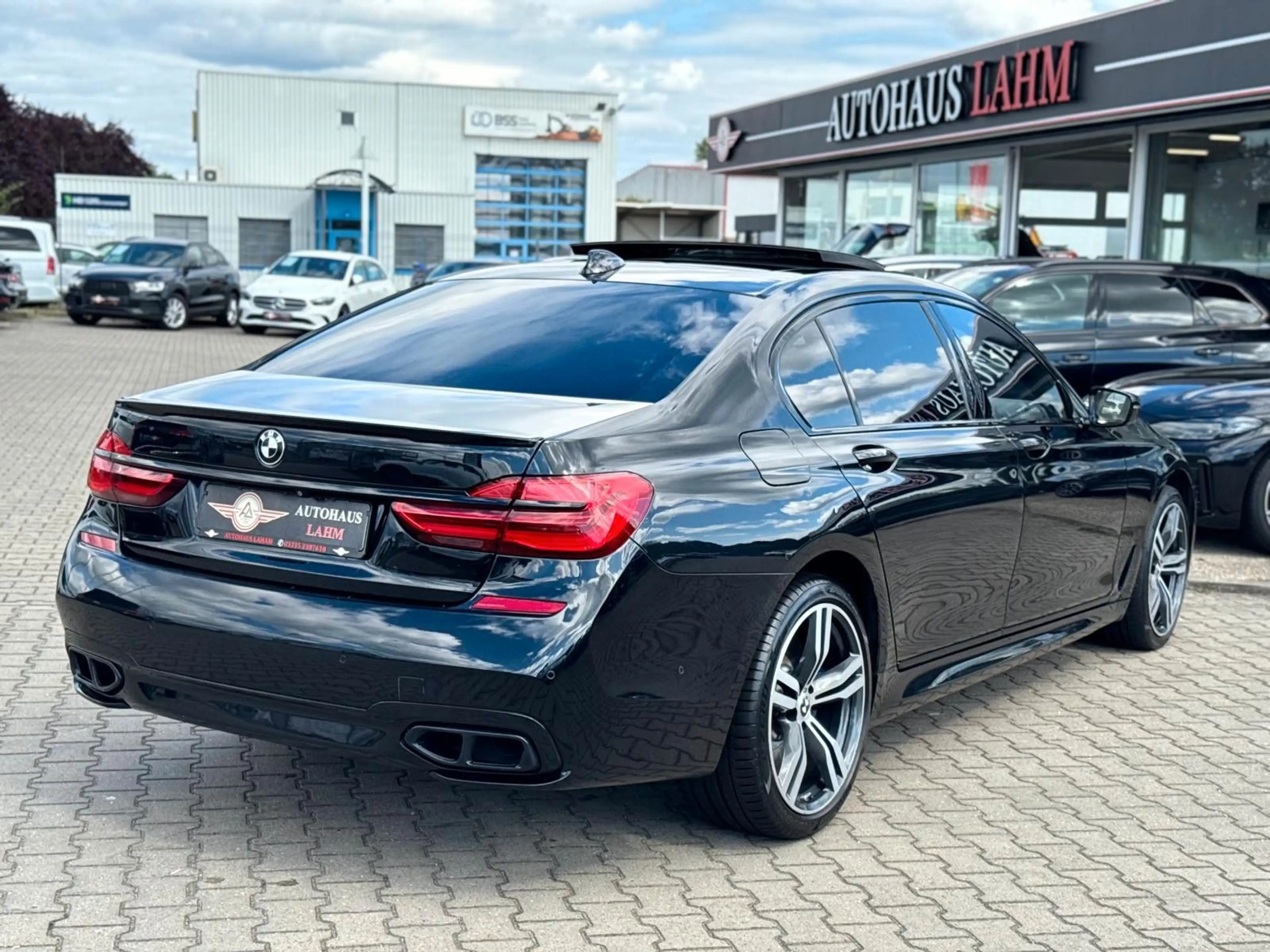 BMW 760 L i xDrive*PANO*HEAD-UP*360°K*KEYLESS*MASSA — photo 5