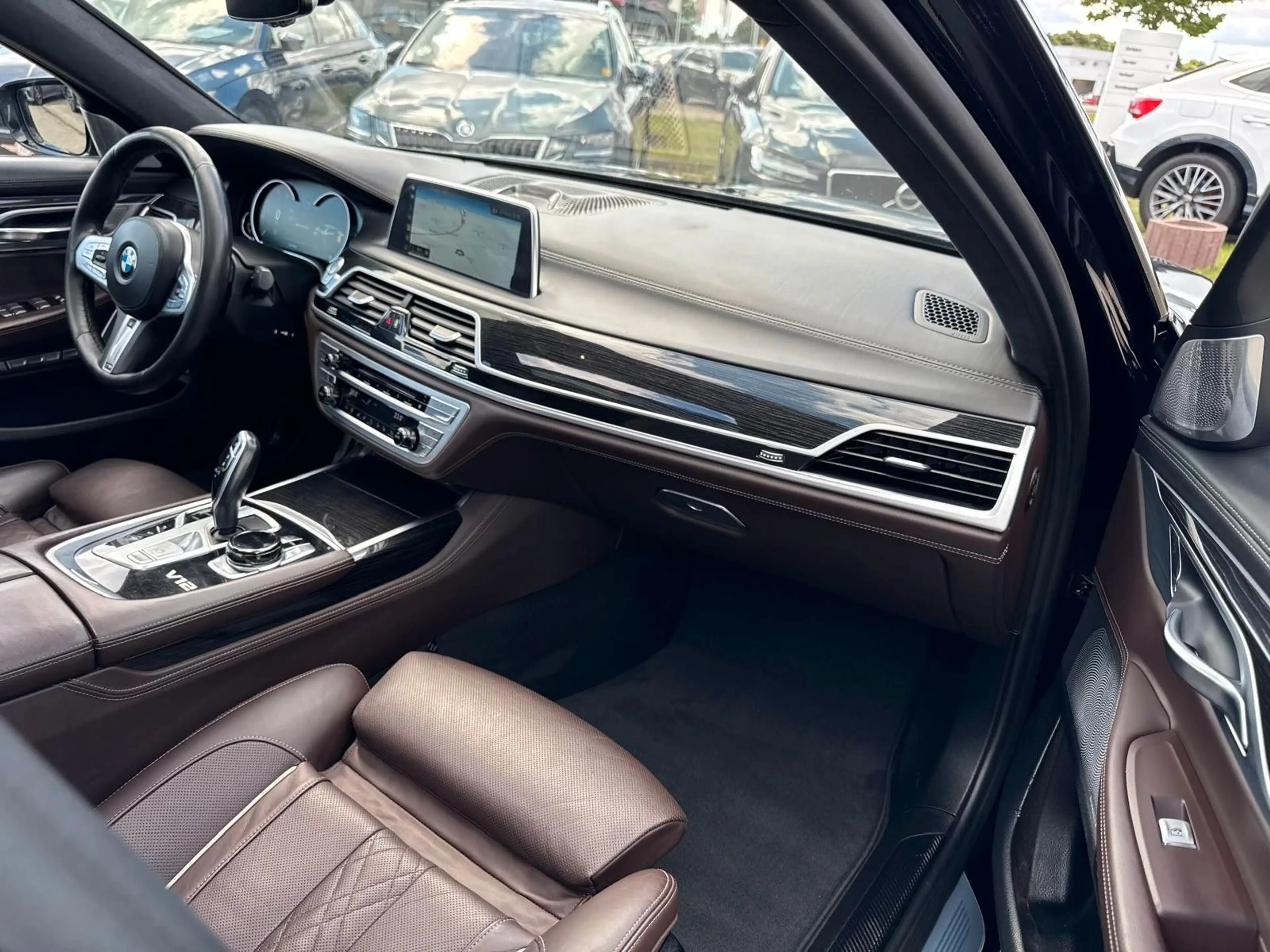 BMW 760 L i xDrive*PANO*HEAD-UP*360°K*KEYLESS*MASSA — photo 15