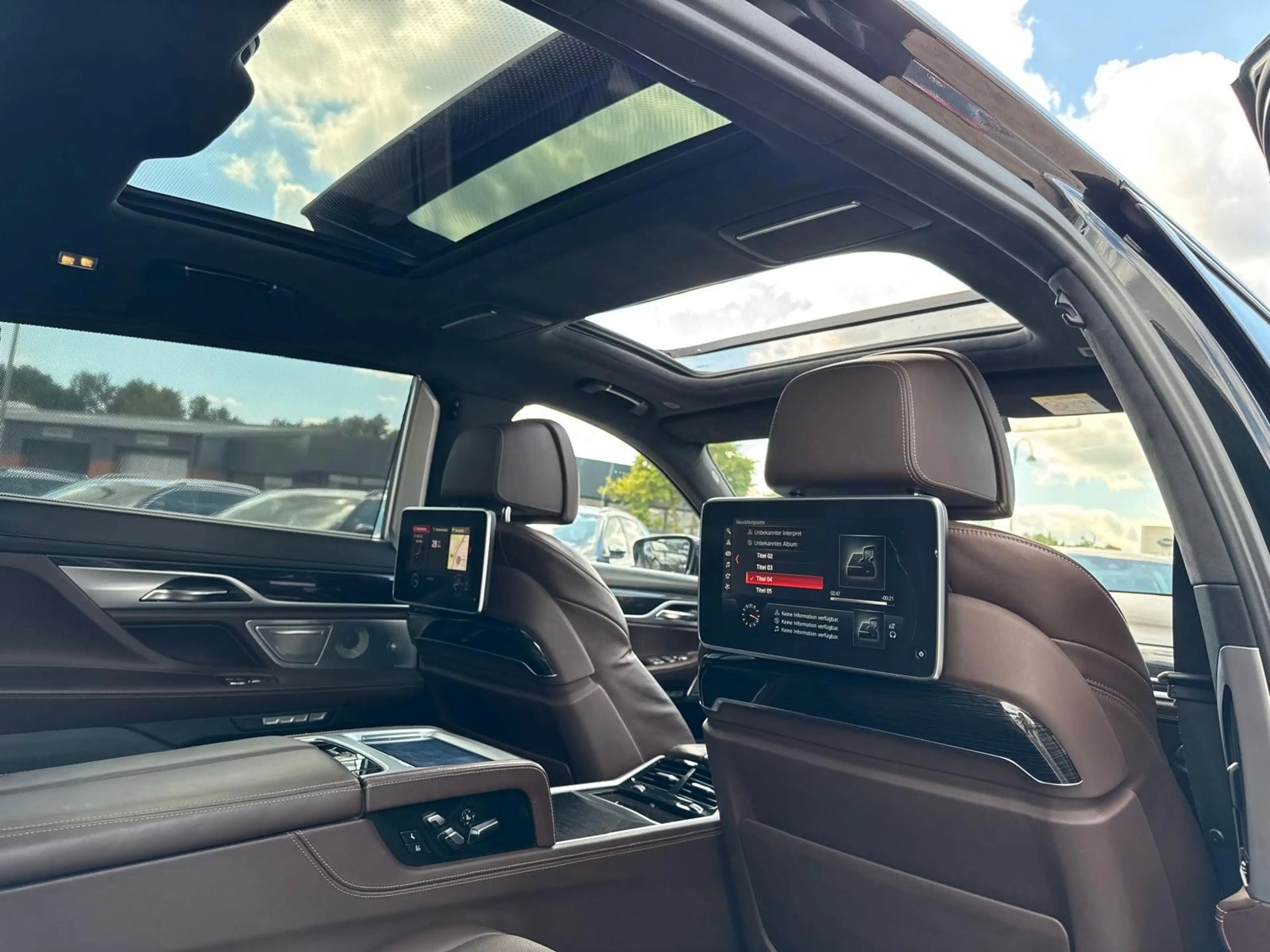 BMW 760 L i xDrive*PANO*HEAD-UP*360°K*KEYLESS*MASSA — photo 11