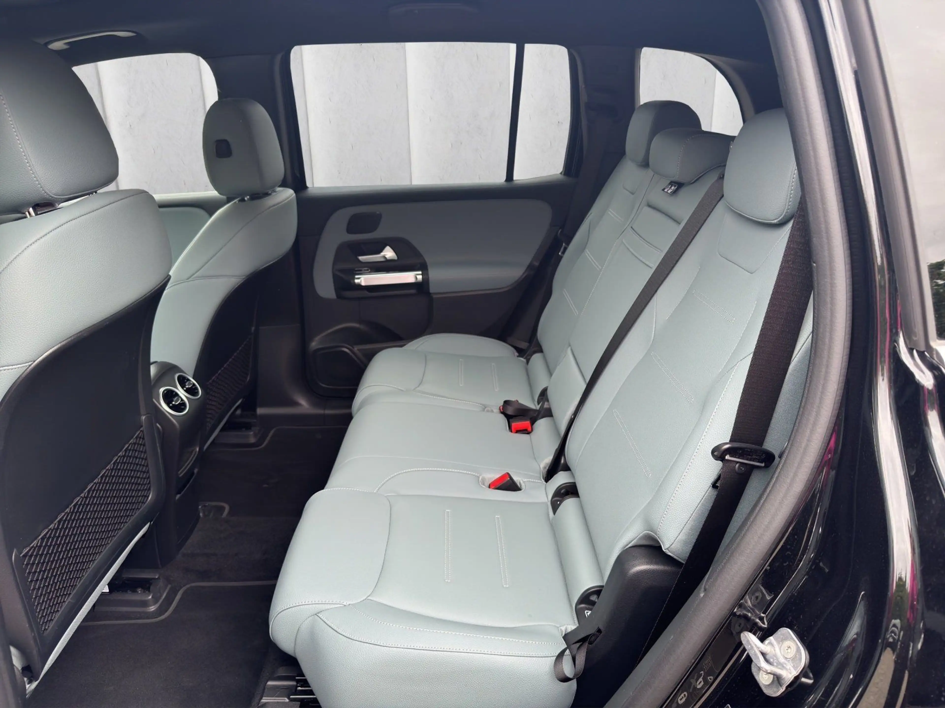 Mercedes-Benz EQB 350 Progressive 4Matic Pano 360° DIS 19"AMG — photo 13