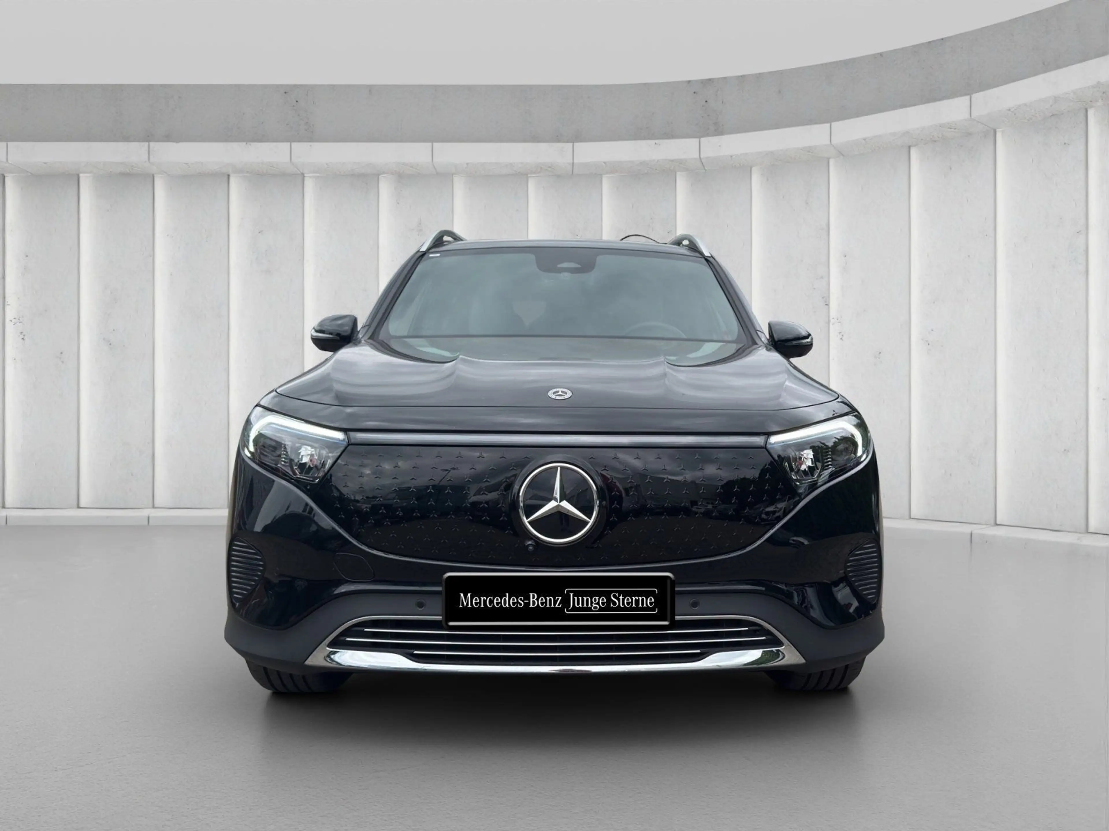 Mercedes-Benz EQB 350 Progressive 4Matic Pano 360° DIS 19"AMG — photo 8