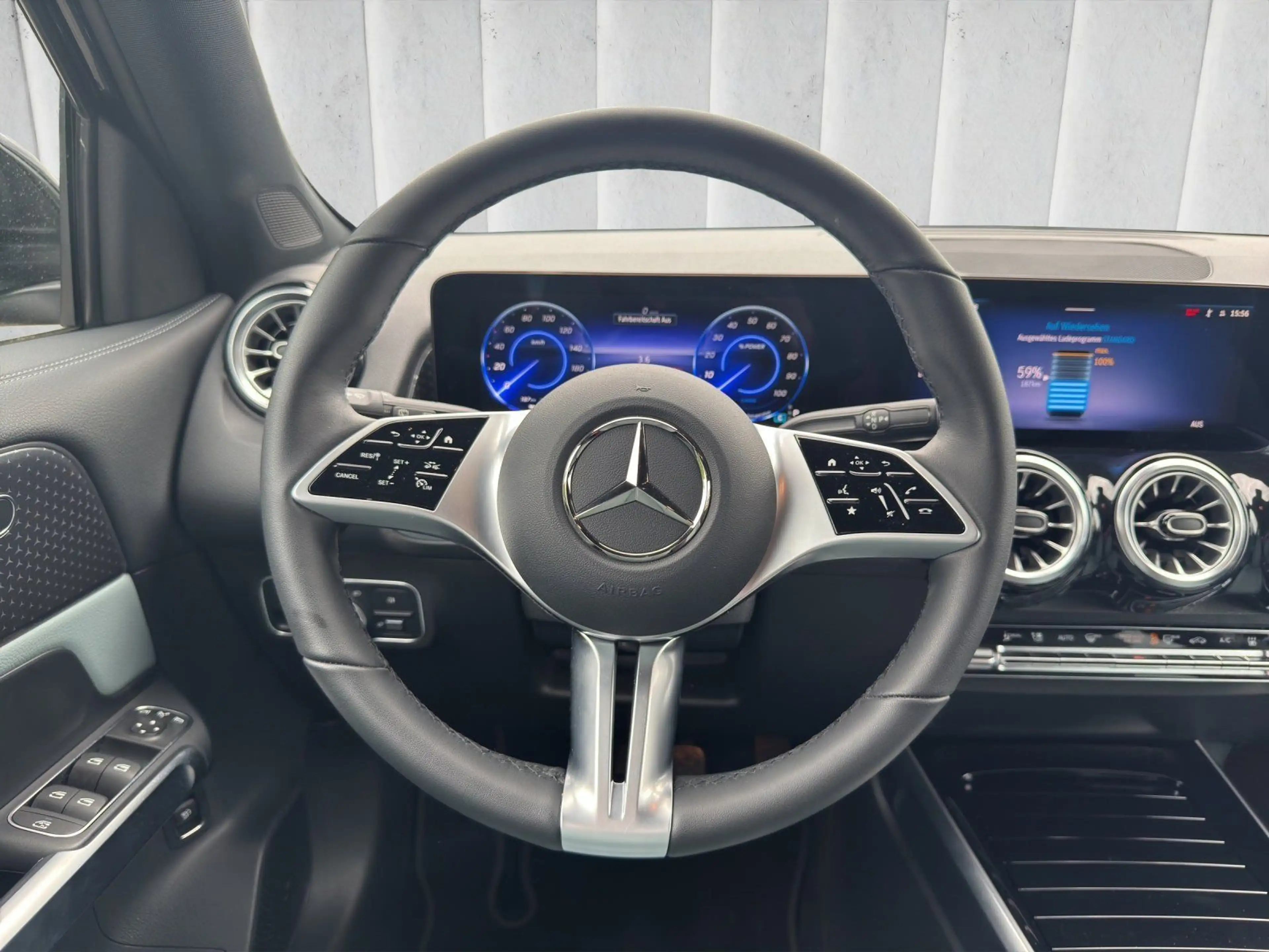 Mercedes-Benz EQB 350 Progressive 4Matic Pano 360° DIS 19"AMG — photo 10