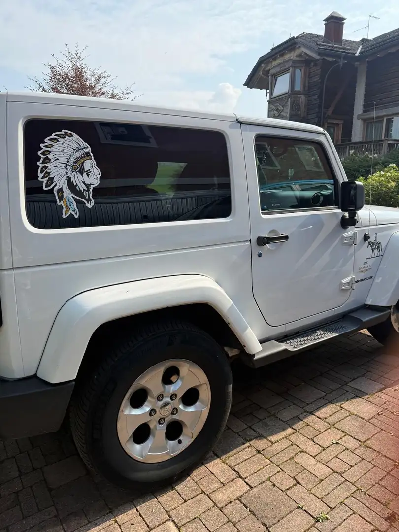 Jeep Wrangler Wrangler III 2011 2.8 crd Sport auto E5+ Белый - 1