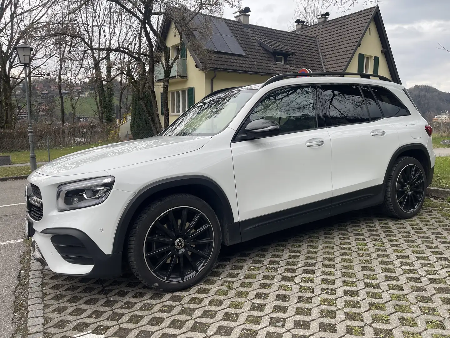 Mercedes-Benz GLB 200 d 4MATIC Aut. - 1