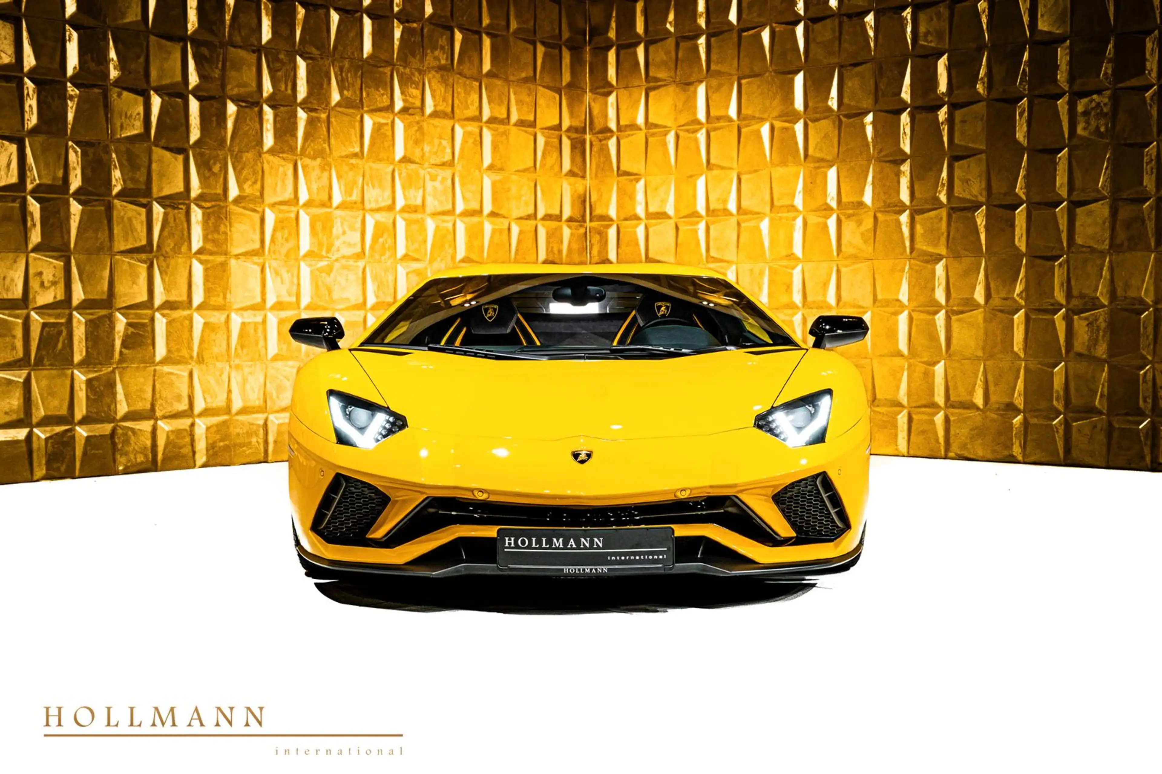 Lamborghini Aventador S + Alcantara+ Heated Seats+Camera — photo 9