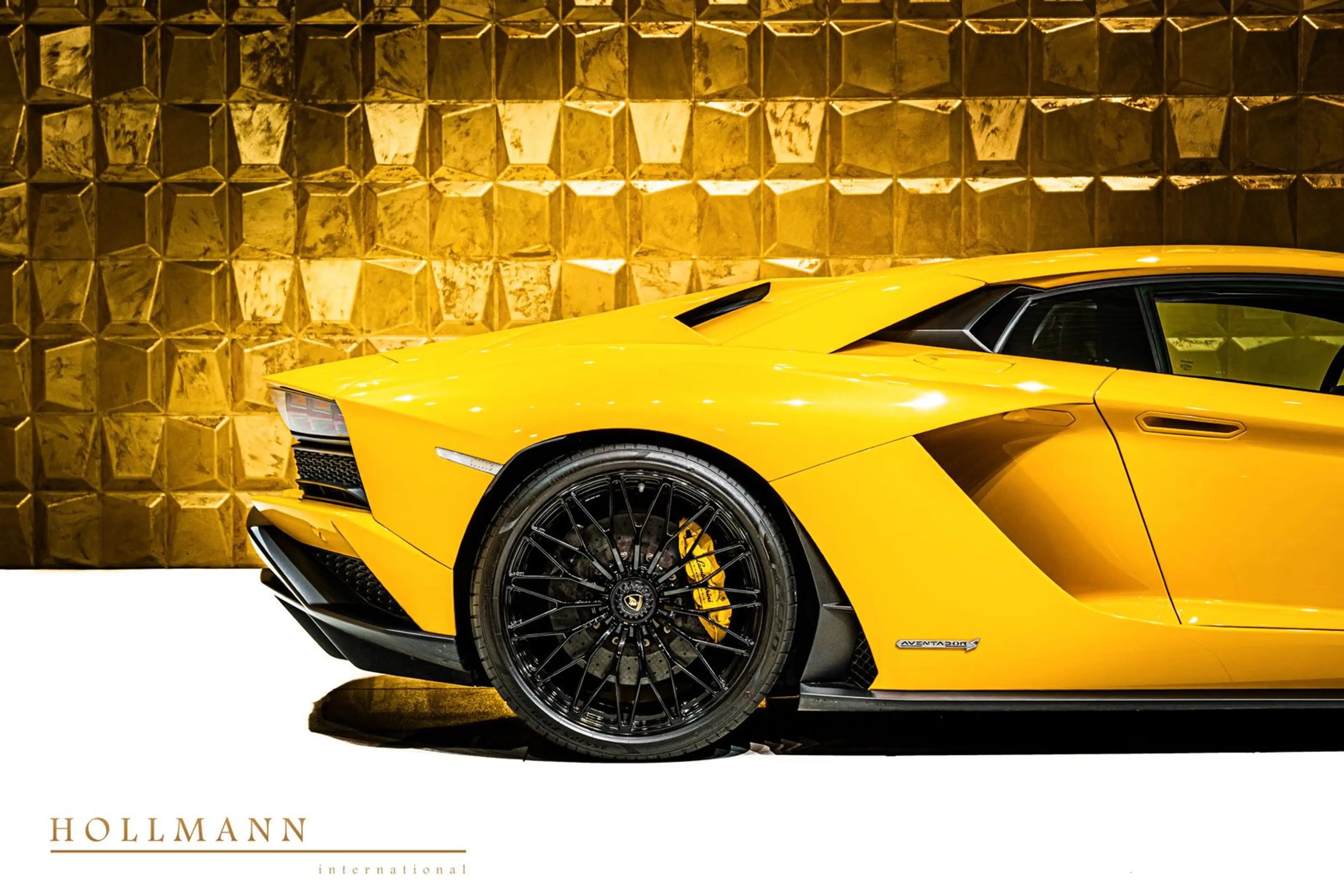 Lamborghini Aventador S + Alcantara+ Heated Seats+Camera — photo 10