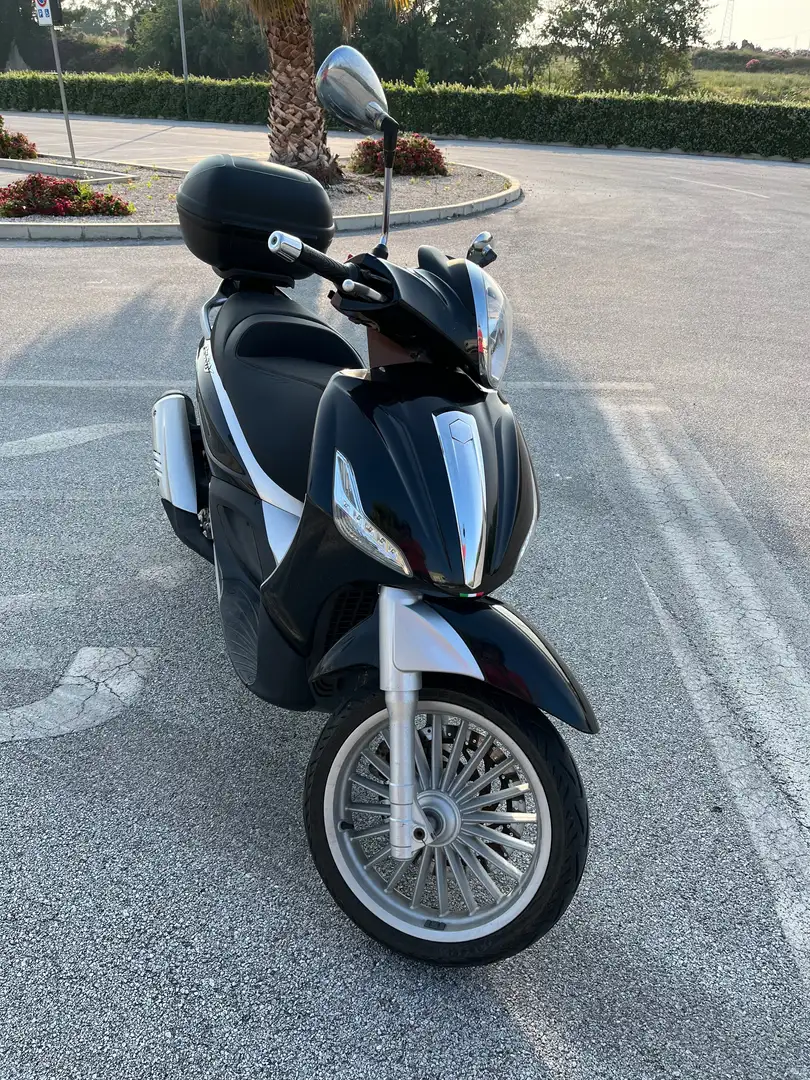 Piaggio Beverly 300 ie Fekete - 1