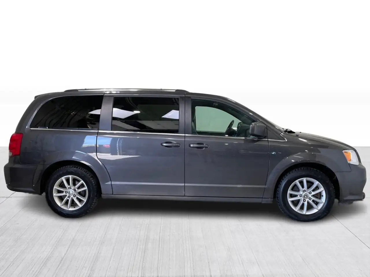 Dodge Grand Caravan снимка Dodge Grand Caravan