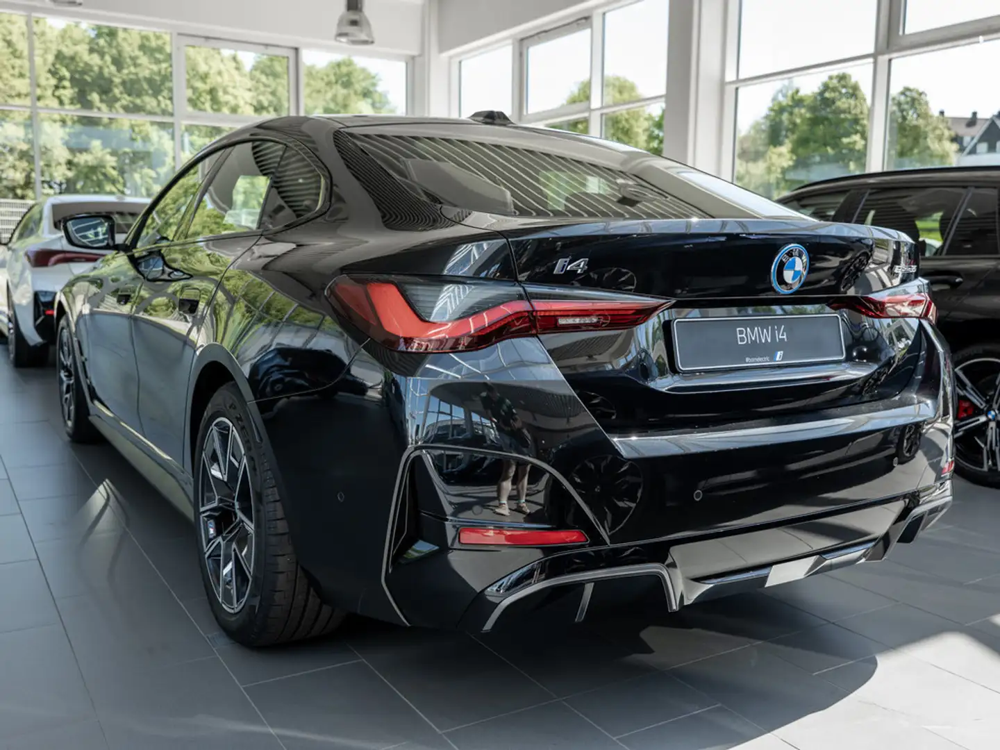 BMW i4 Gran Coupe 35 eDrive M-Sport FACEL. 360° Zwart - 2