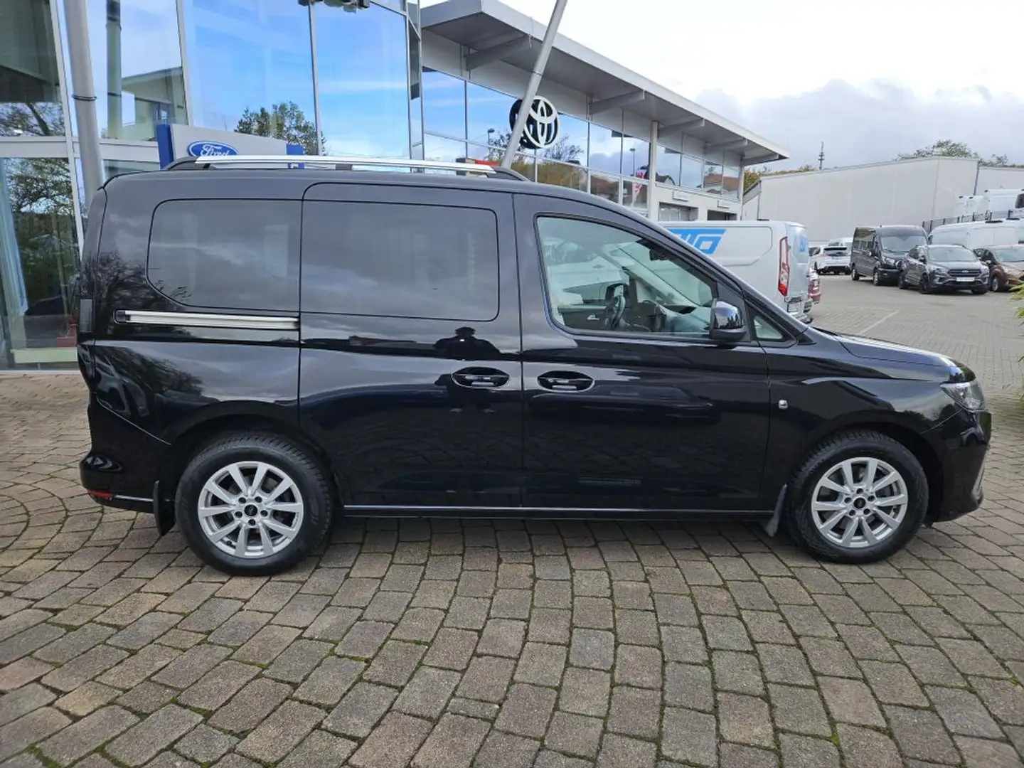 Ford Tourneo Connect 1.5 EcoBoost Aut. TITANIUM Noir - 2