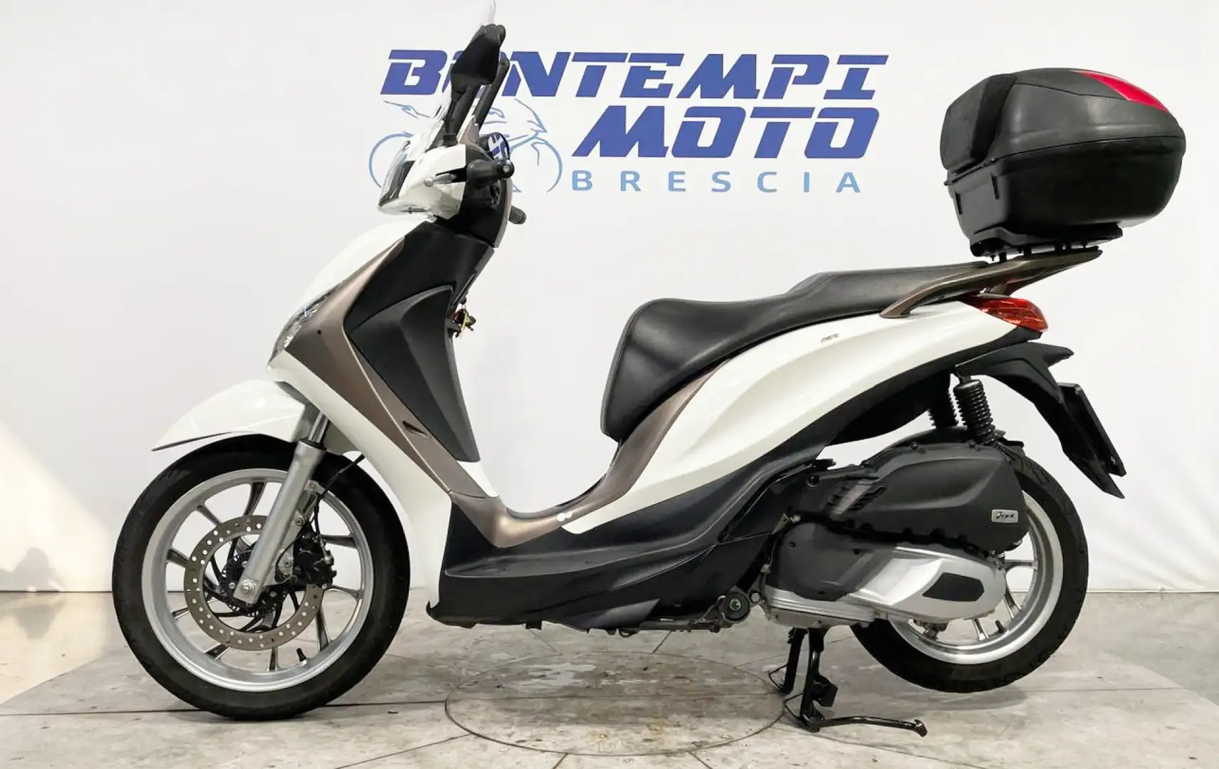 Piaggio Medley 150 2021 + BAULE PIAGGIO Beige - 2