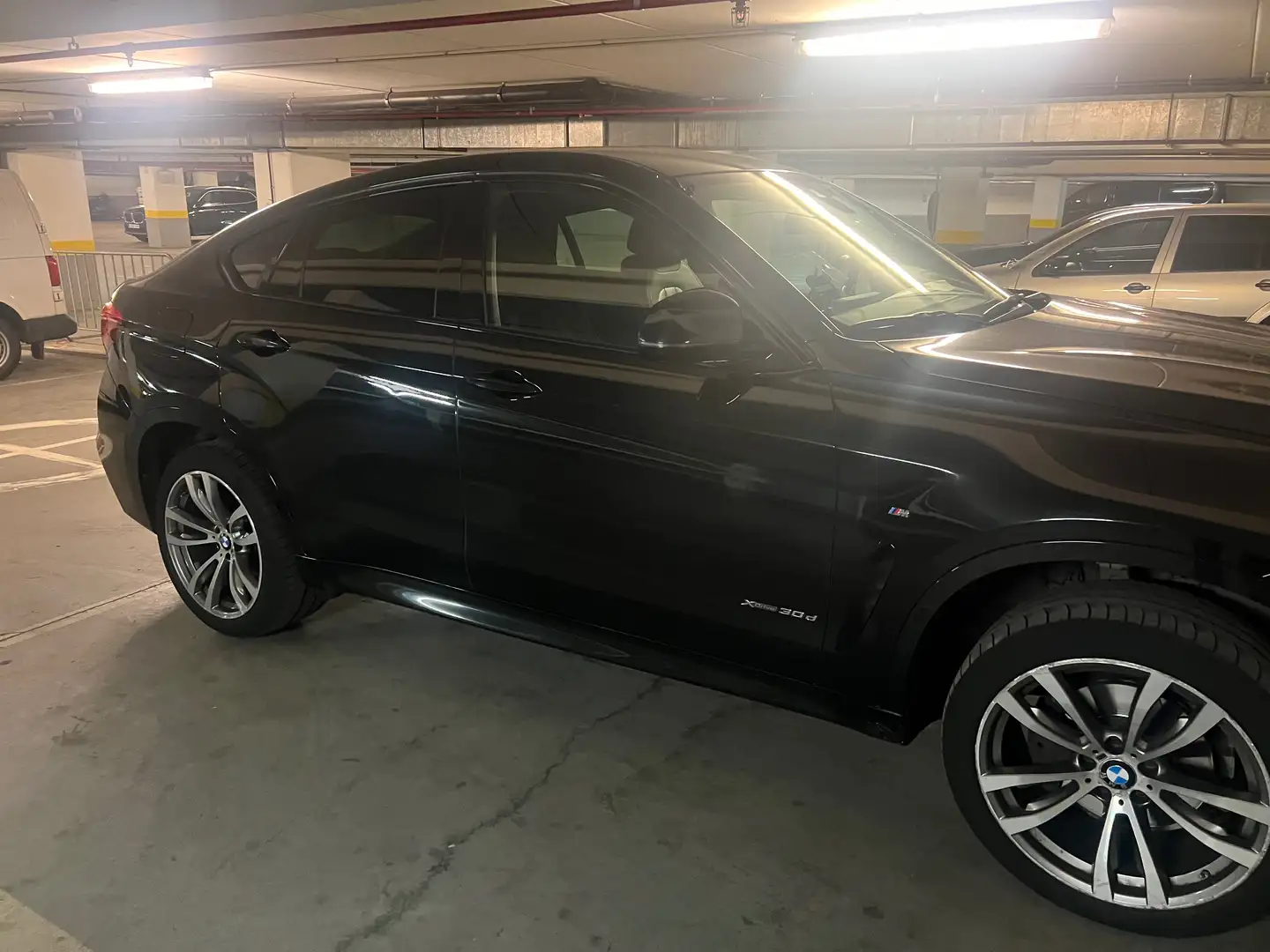 BMW X6 X6 3.0 dA xDrive40 Zwart - 1