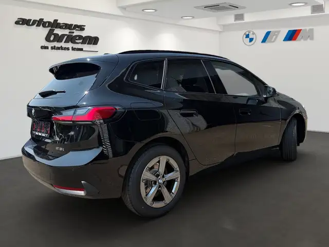 BMW 2 Series view 3