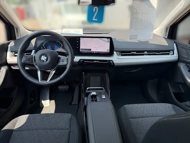 BMW 2 Series view 10
