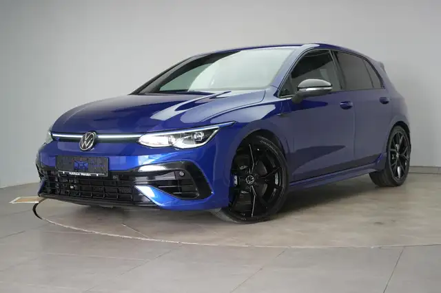 Volkswagen Golf view 3
